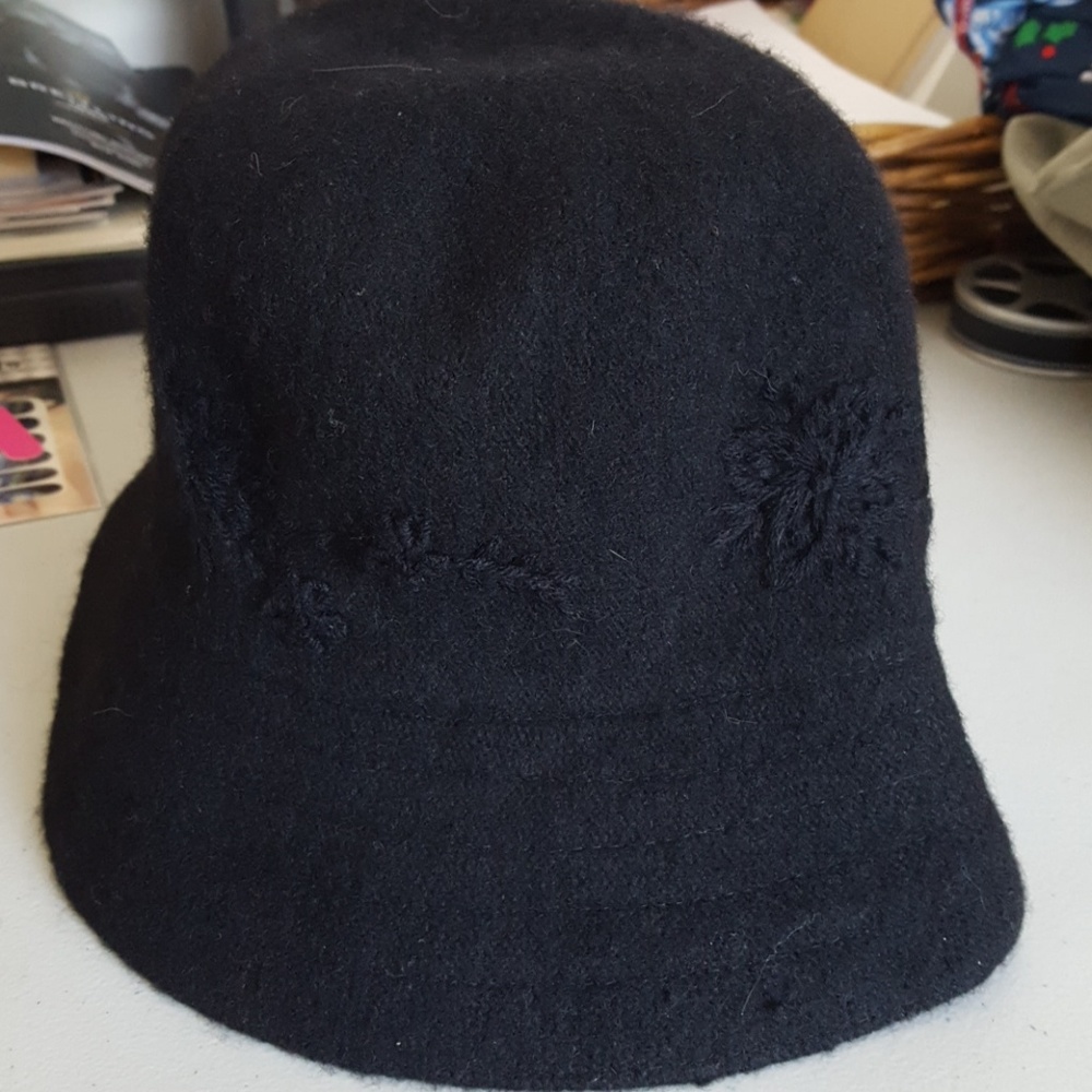 Ladies cloche hat